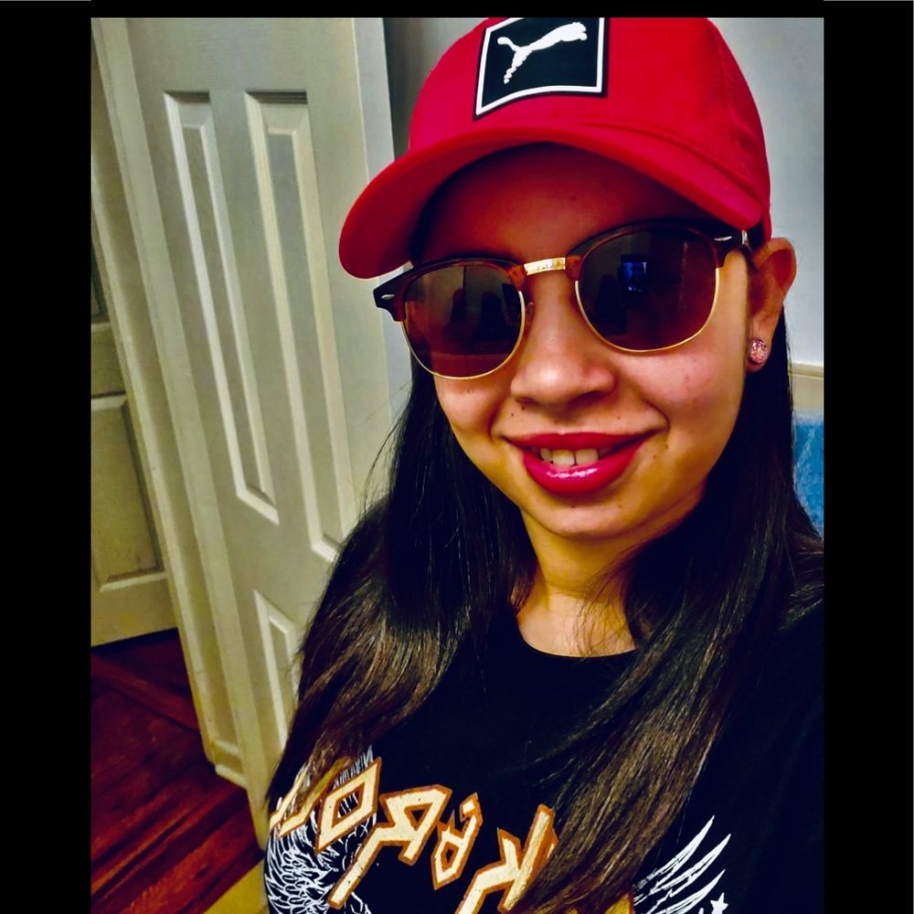 Meet your Posher, Aris